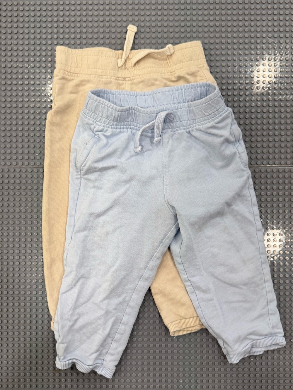 Carter’s 2 pack pants size 12month